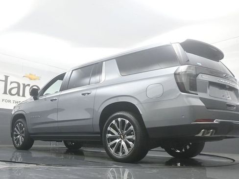 New 2026 Chevrolet Suburban High Country AWD/4WD image 5