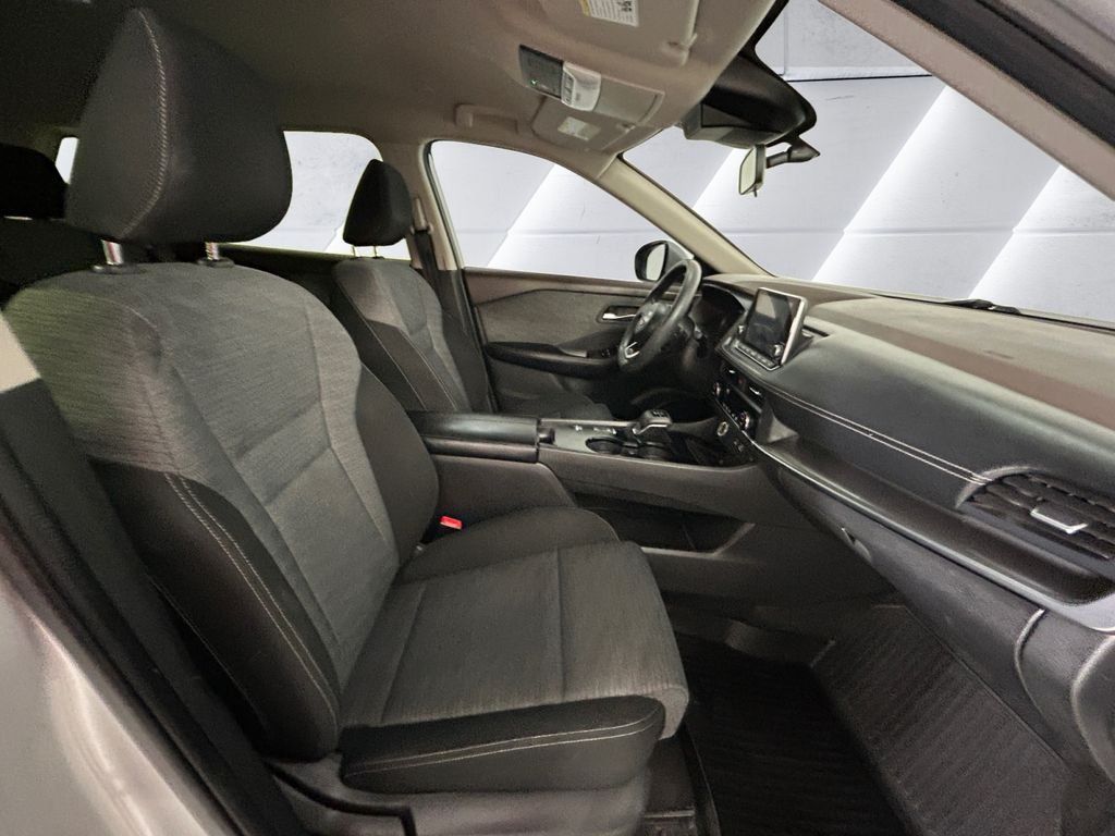 Used 2023 Nissan Rogue SV FWD image 13