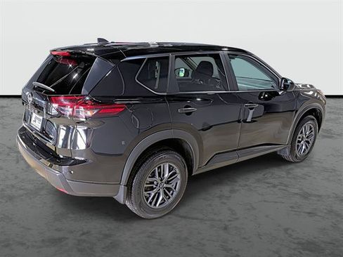 Used 2024 Nissan Rogue S AWD/4WD image 4