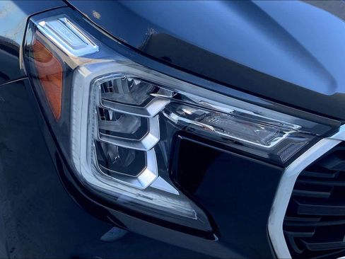 Used 2022 GMC Terrain SLE image 22