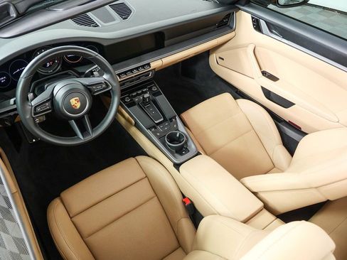 Certified 2021 Porsche 911 Carrera 4 image 26