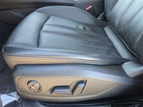 Used 2019 Audi A4 2.0T Premium w/ Convenience Package image 31