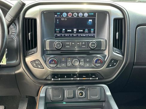 Used 2018 Chevrolet Silverado 1500 High Country image 19