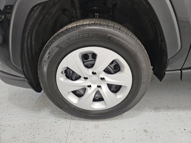 Certified 2025 Toyota RAV4 LE AWD/4WD image 10
