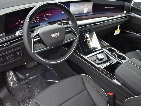 Certified 2026 Cadillac Escalade ESV Luxury w/ Touring Package image 12