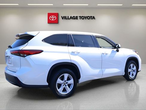 Certified 2020 Toyota Highlander LE FWD image 5