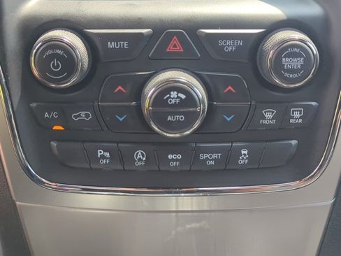 Used 2018 Jeep Grand Cherokee Overland AWD/4WD image 20