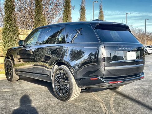 New 2026 Land Rover Range Rover Long Wheelbase SE image 3