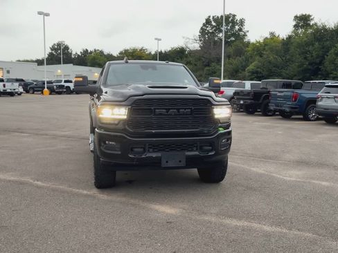Used 2023 RAM 2500 Limited AWD/4WD image 3
