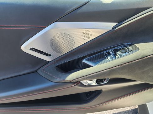 Used 2022 Chevrolet Corvette Stingray Premium Cpe w/ Z51 Performance Package image 16