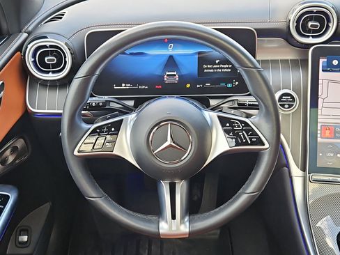 Used 2023 Mercedes-Benz GLC 300 image 14