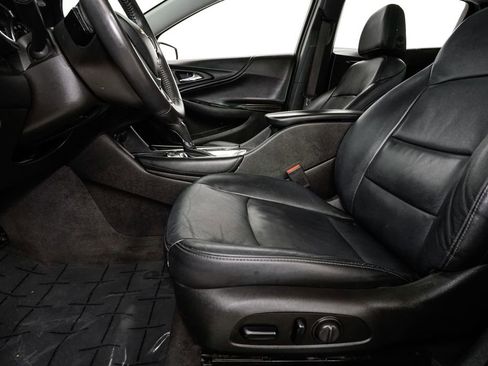 Used 2017 Chevrolet Malibu LT w/ Leather Package image 11