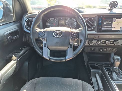 Used 2019 Toyota Tacoma TRD Off-Road AWD/4WD image 30