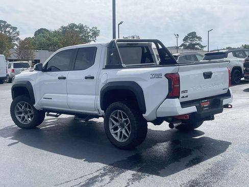 New 2025 Toyota Tacoma TRD Off-Road AWD/4WD image 5