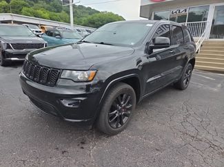 Used 2019 Jeep Grand Cherokee Altitude AWD/4WD video 3