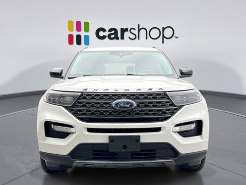Used 2024 Ford Explorer XLT w/ Equipment Group 202A AWD/4WD image 8