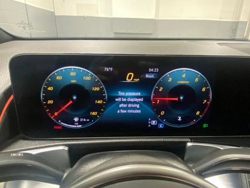 Used 2023 Mercedes-Benz GLB 250 4MATIC image 14