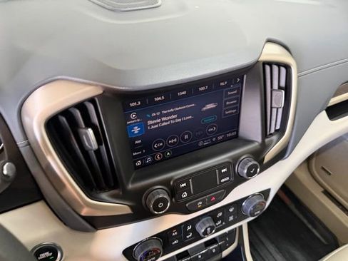 Used 2023 GMC Terrain Denali image 22