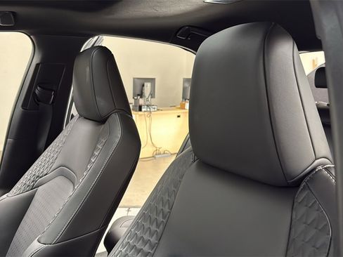 Used 2020 Lexus UX 250h image 13