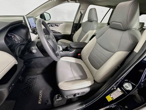 Used 2023 Toyota RAV4 XLE Premium FWD image 20