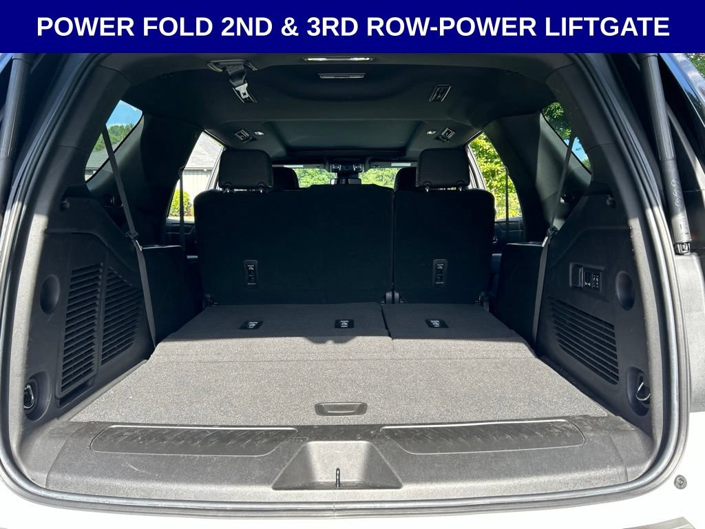 Used 2023 GMC Yukon SLT w/ SLT Premium Package RWD image 17