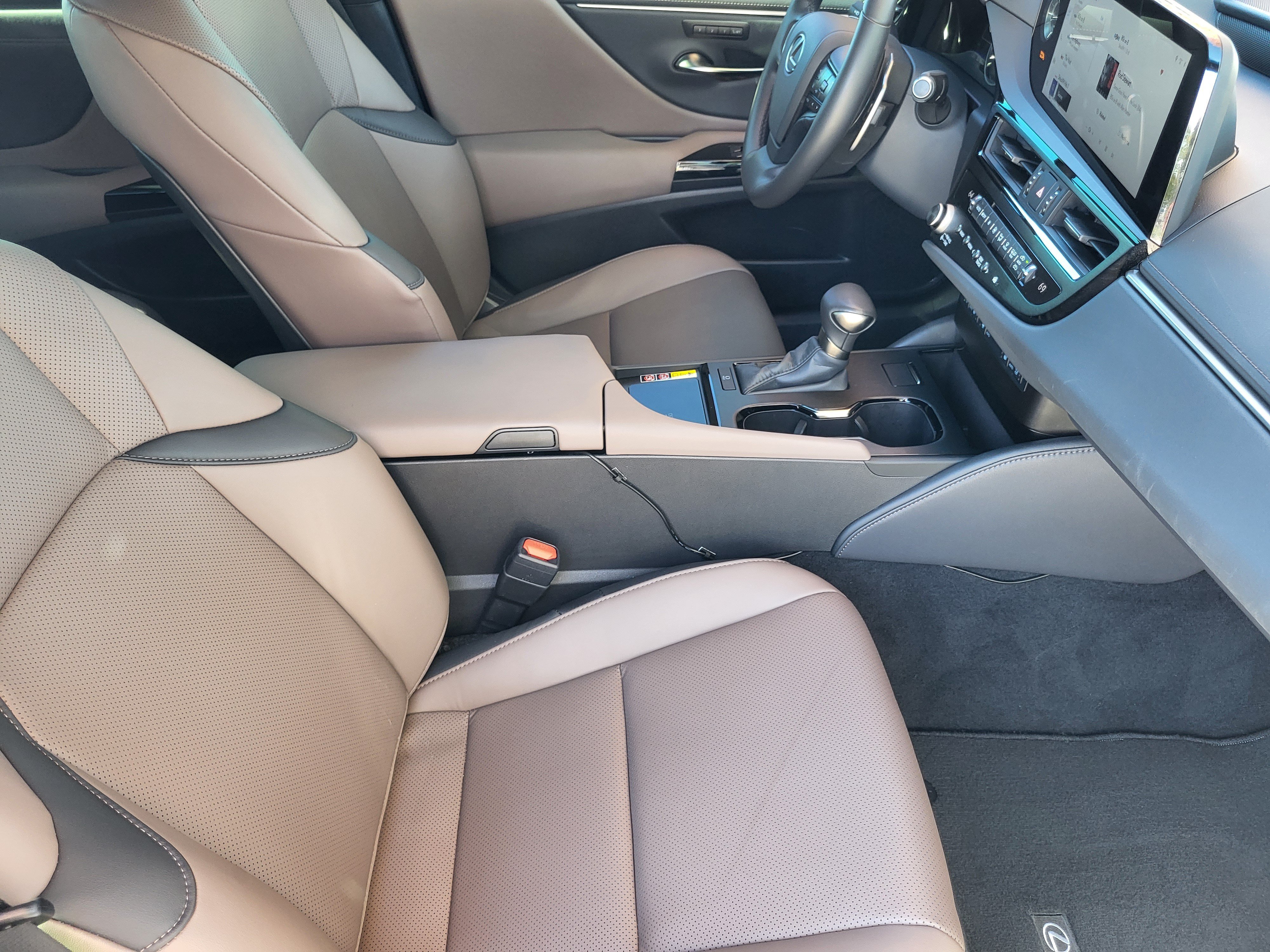 Used 2025 Lexus ES 350 w/ Premium Package FWD image 11