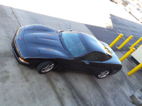 Used 2001 Chevrolet Corvette Coupe w/ Preferred Equipment Group2 image 49