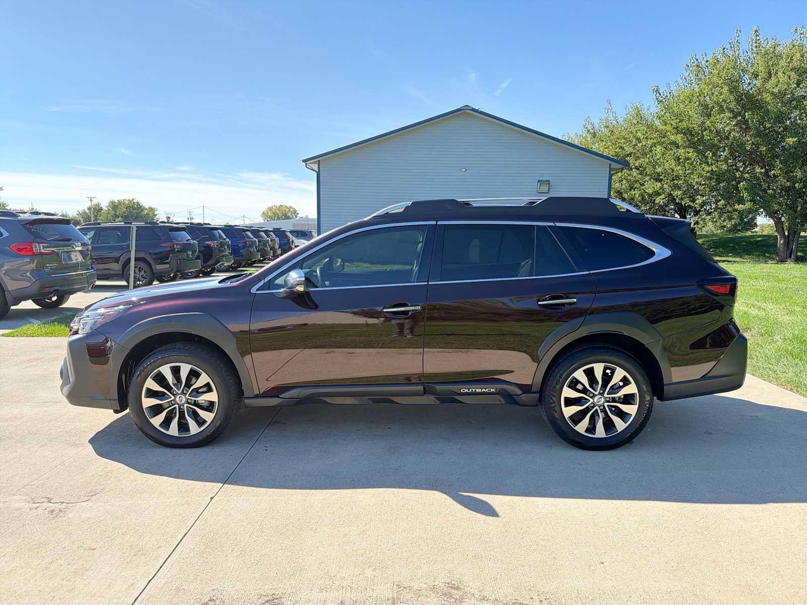 Used 2024 Subaru Outback Touring AWD/4WD image 3