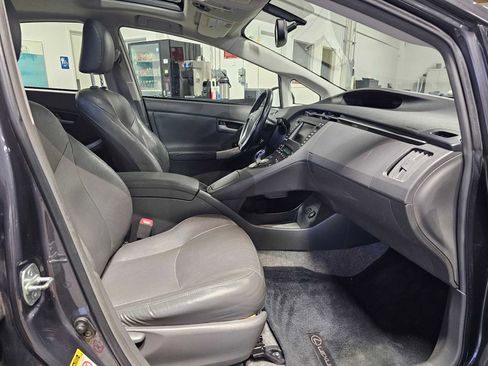 Used 2010 Toyota Prius Five image 10