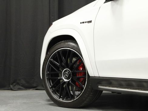 Used 2024 Mercedes-Benz GLS 63 AMG 4MATIC image 31