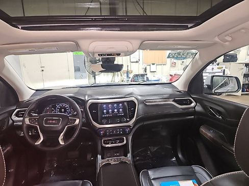 Used 2020 GMC Acadia Denali w/ Denali Ultimate Package image 24