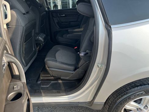 Used 2014 Chevrolet Traverse LT FWD image 21