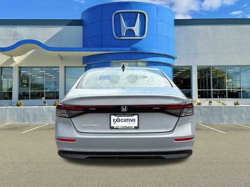 Used 2025 Honda Accord SE image 3