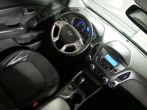 Used 2012 Hyundai Tucson GLS image 9