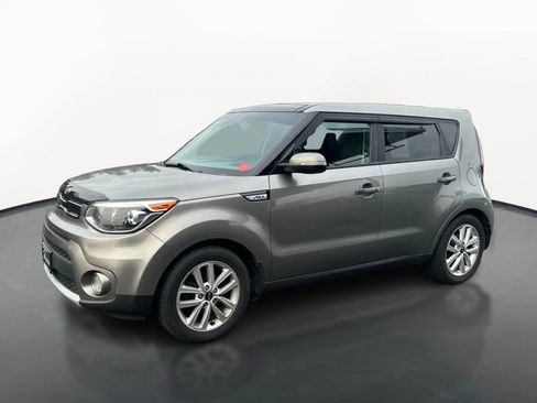 Used 2017 Kia Soul + w/ Primo Package FWD image 7