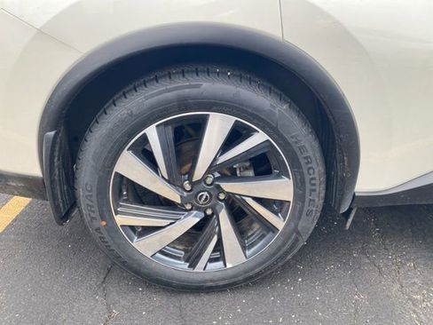 Used 2024 Nissan Murano SL image 9