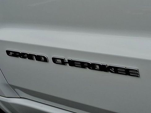 Used 2018 Jeep Grand Cherokee Overland image 31