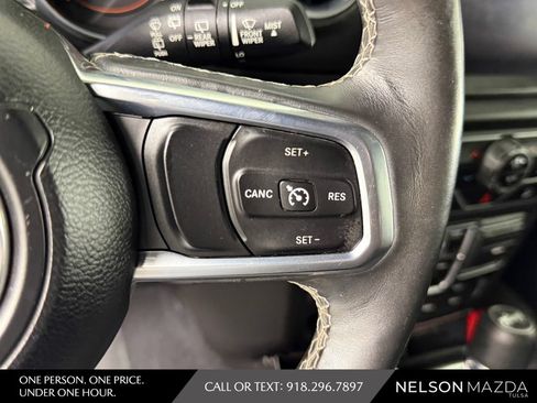 Used 2018 Jeep Wrangler Unlimited Sahara AWD/4WD image 24