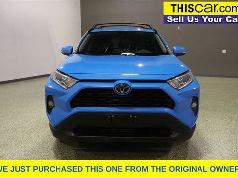 Used 2021 Toyota RAV4 XLE Premium image 2