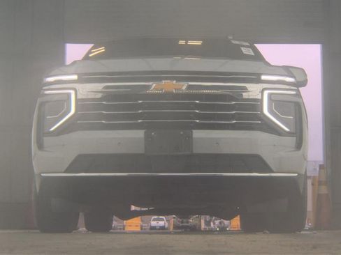 Used 2025 Chevrolet Tahoe LT image 3