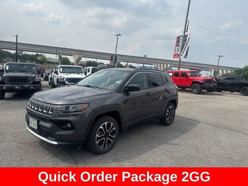 Certified 2022 Jeep Compass Limited AWD/4WD image 2