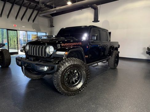 Used 2024 Jeep Gladiator Mojave image 35