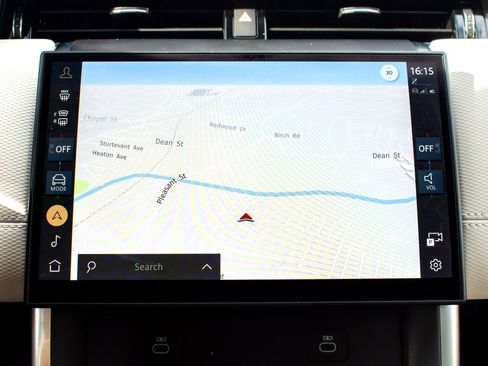 Used 2025 Land Rover Discovery Sport Dynamic SE image 27