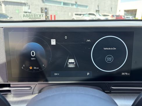 Used 2025 Hyundai Kona Limited FWD image 29