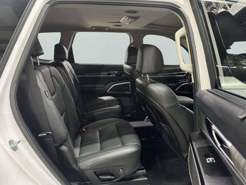 Used 2023 Kia Telluride EX w/ EX Captain's Chair Package FWD image 50