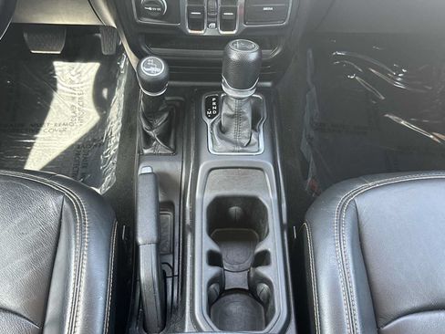 Used 2018 Jeep Wrangler Unlimited Sport S AWD/4WD image 30