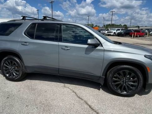 Used 2023 Chevrolet Traverse RS AWD/4WD image 3
