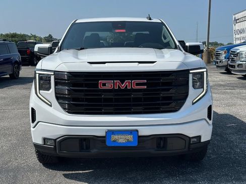 Used 2022 GMC Sierra 1500 Elevation AWD/4WD image 9