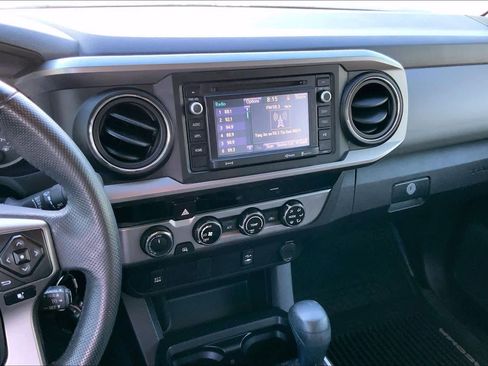 Used 2017 Toyota Tacoma SR5 image 6