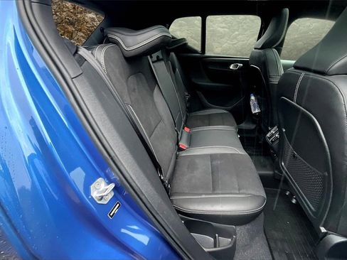 Used 2021 Volvo XC40 T5 R-Design w/ Climate Package image 26